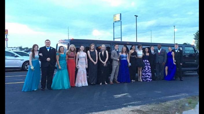 Crown Limousine had the opportunity to chauffeur these young ladies and gentlemen to JHS Prom !! To Reserve Your Next Memory In Motion call (870)215-0077
